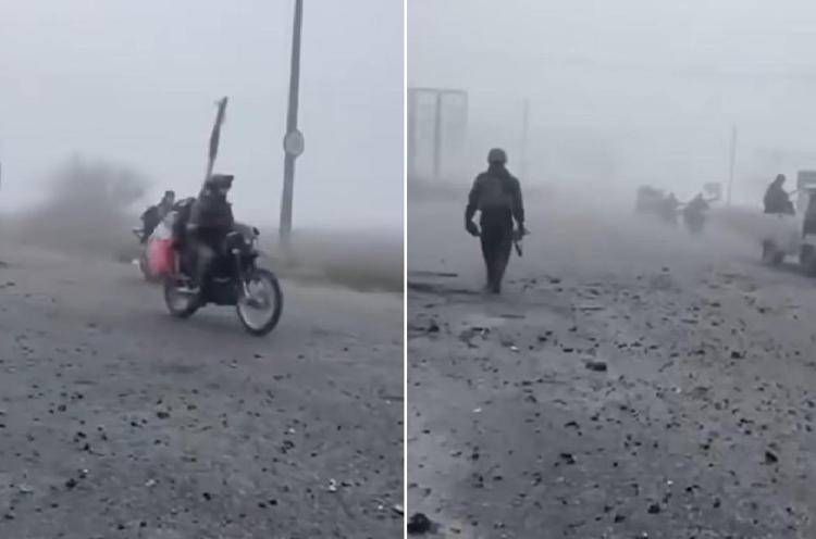 Russi in moto tra la nebbia a Pokrovsk