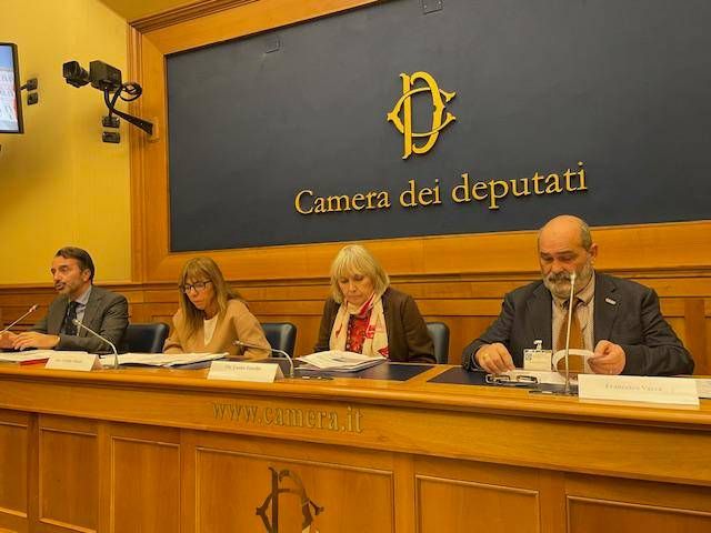 Sanità, neurologo Gasperini: "Intergruppo sclerosi multipla per dare risposte ai pazienti"