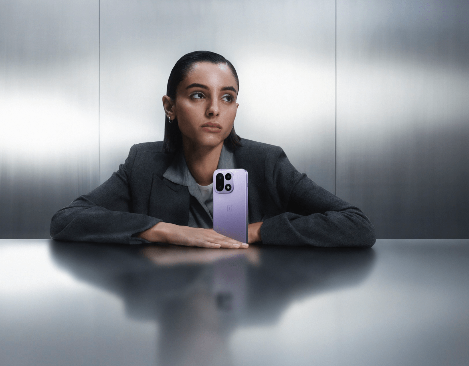 OnePlus 15, il flagship che corre velocissimo