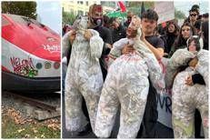 Studenti in sciopero, cortei in 50 città: a Roma fantoccio della premier, a Torino la scritta 'Meloni appesa'