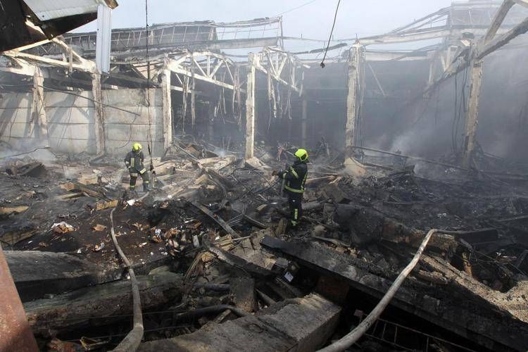 Ucraina, macerie a Dnipro dopo un raid russo - Fotogramma /Ipa