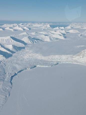 La fusione dei ghiacciai nell’Artico svela la presenza di contaminanti