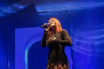 Noemi in tour nei teatri: "La nostalgia non è tristezza, è casa"