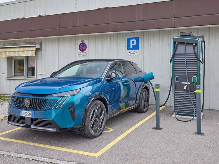 Peugeot 3008 Dual Motor: evoluzione tecnica nella nuova architettura elettrica