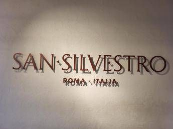 Starbucks celebra un anno del flagship romano