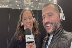 La sindaca di Firenze Sara Funaro canta 'Senza Parole' di Vasco Rossi - Video