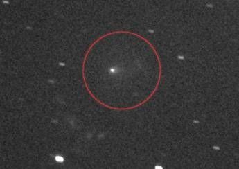 La Nasa rilascia nuove foto della cometa 31/Atlas: "Ecco la sua traiettoria"