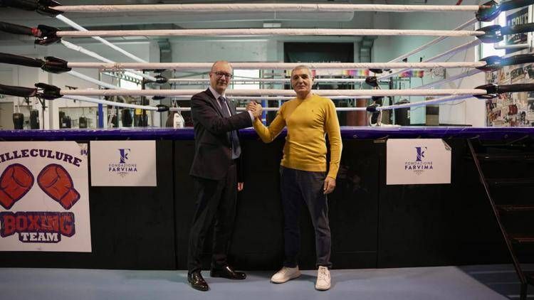 Valditara a Napoli visita palestra ex pugile Patrizio Oliva: 