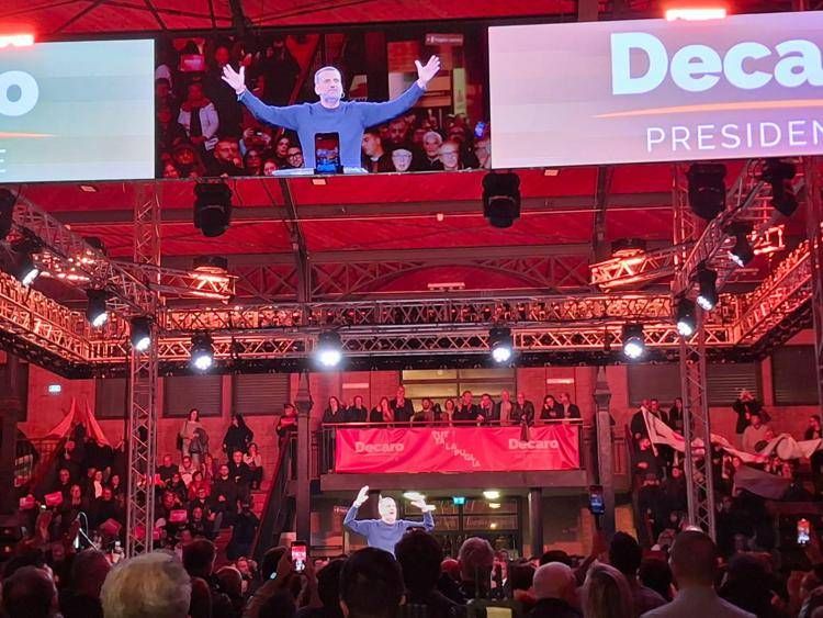 Il comizio di Decaro a Bari - Adnkronos