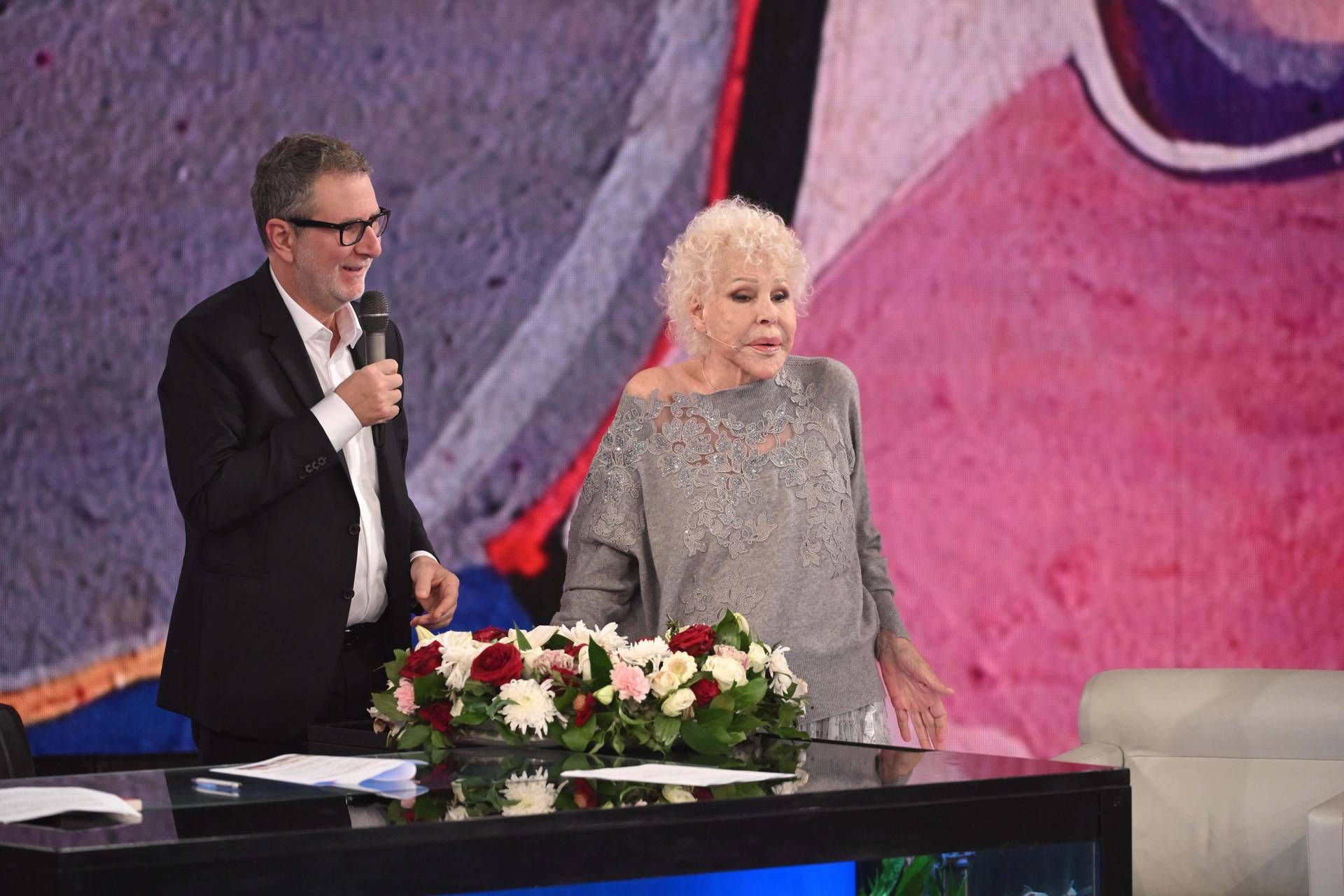 Ornella Vanoni, lo choc di Fabio Fazio e la pioggia di messaggi da Patty Pravo a Loredana Bertè Ornella Vanoni, lo choc di Fabio Fazio e la pioggia di messaggi da Patty Pravo a Loredana Bertè