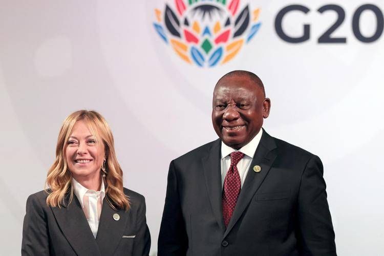 Giorgia Meloni e Cyril Ramaphosa (Afp)