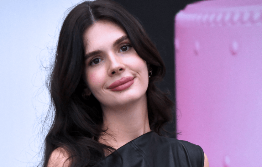 Evelina Sgarbi a Verissimo: "Preoccupata per la vita di mio padre. Denuncerò per maltrattamenti"