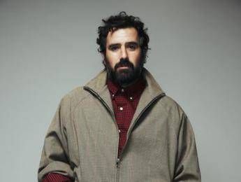 Tommaso Paradiso: "Il mio disco nato in monopattino. Sanremo? Per statistica prima o poi tocca"