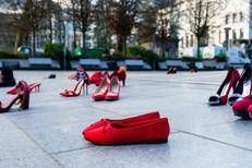 Scarpe rosse contro i femminicidi