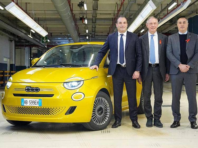 Torino accoglie la nuova Fiat 500 Hybrid: produzione e rinascita a Mirafiori