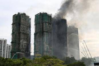 Incendio grattacieli Hong Kong - (Afp)