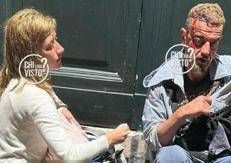 Nella foto Anastasia con la figlia Andromeda in braccio e il compagno Francis Kaufmann