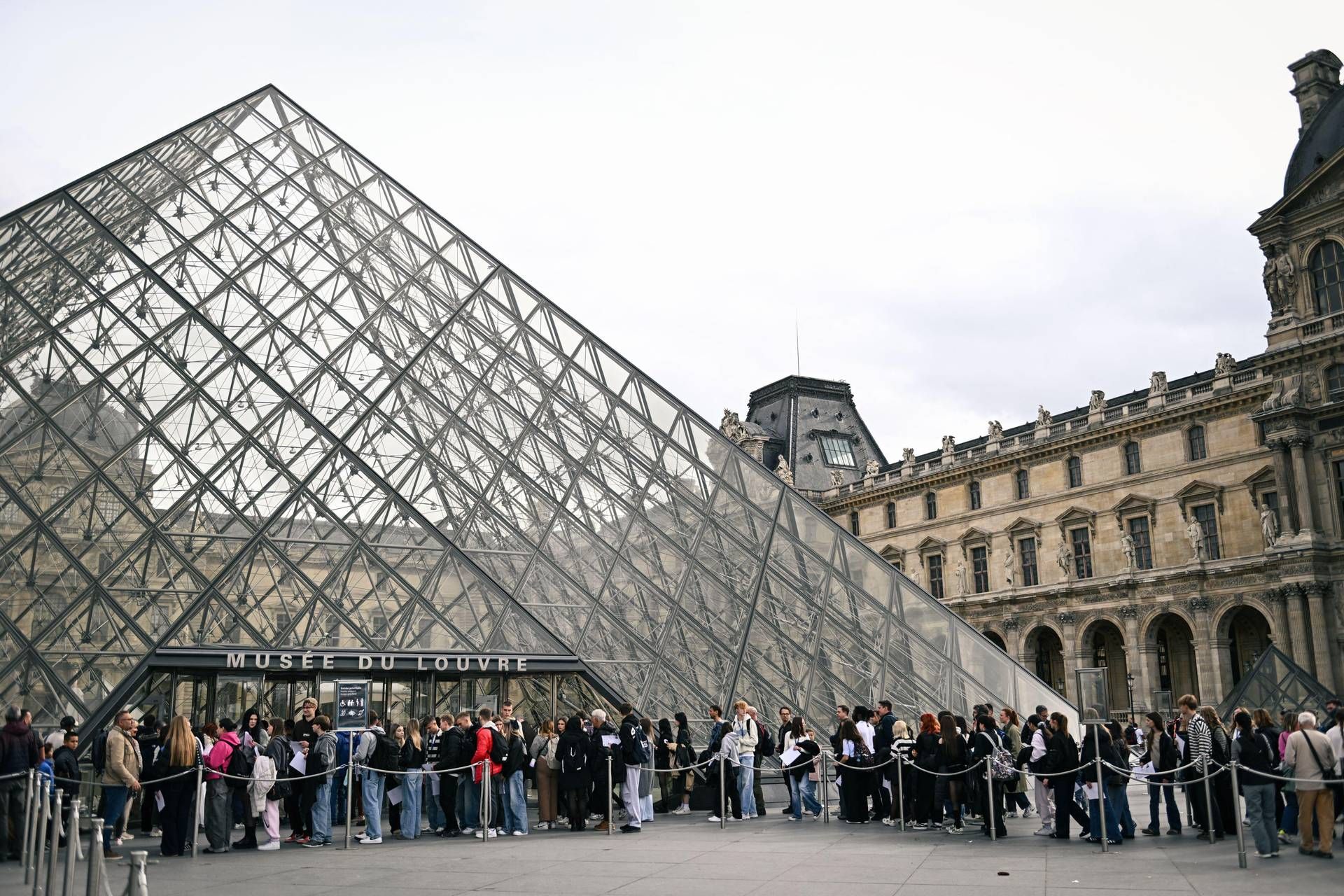Louvre aumenta del 45% il prezzo dei biglietti per i visitatori extra-europei