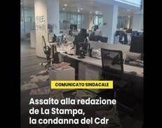 I danni alla redazione de La Stampa (da Facebook)
