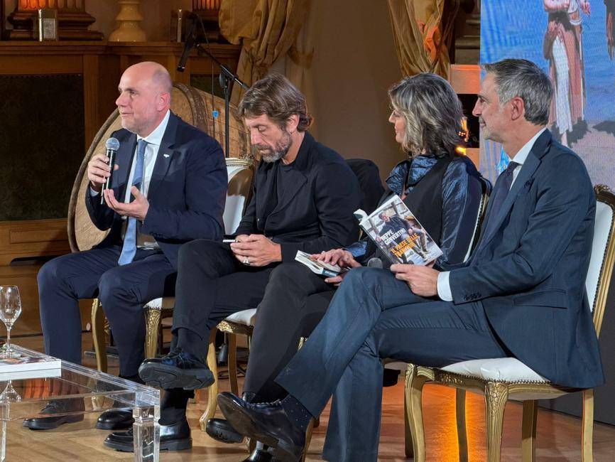 Beppe Convertini'nin 'Gelenekler ülkesi' kitapları Roma'da sunuldu