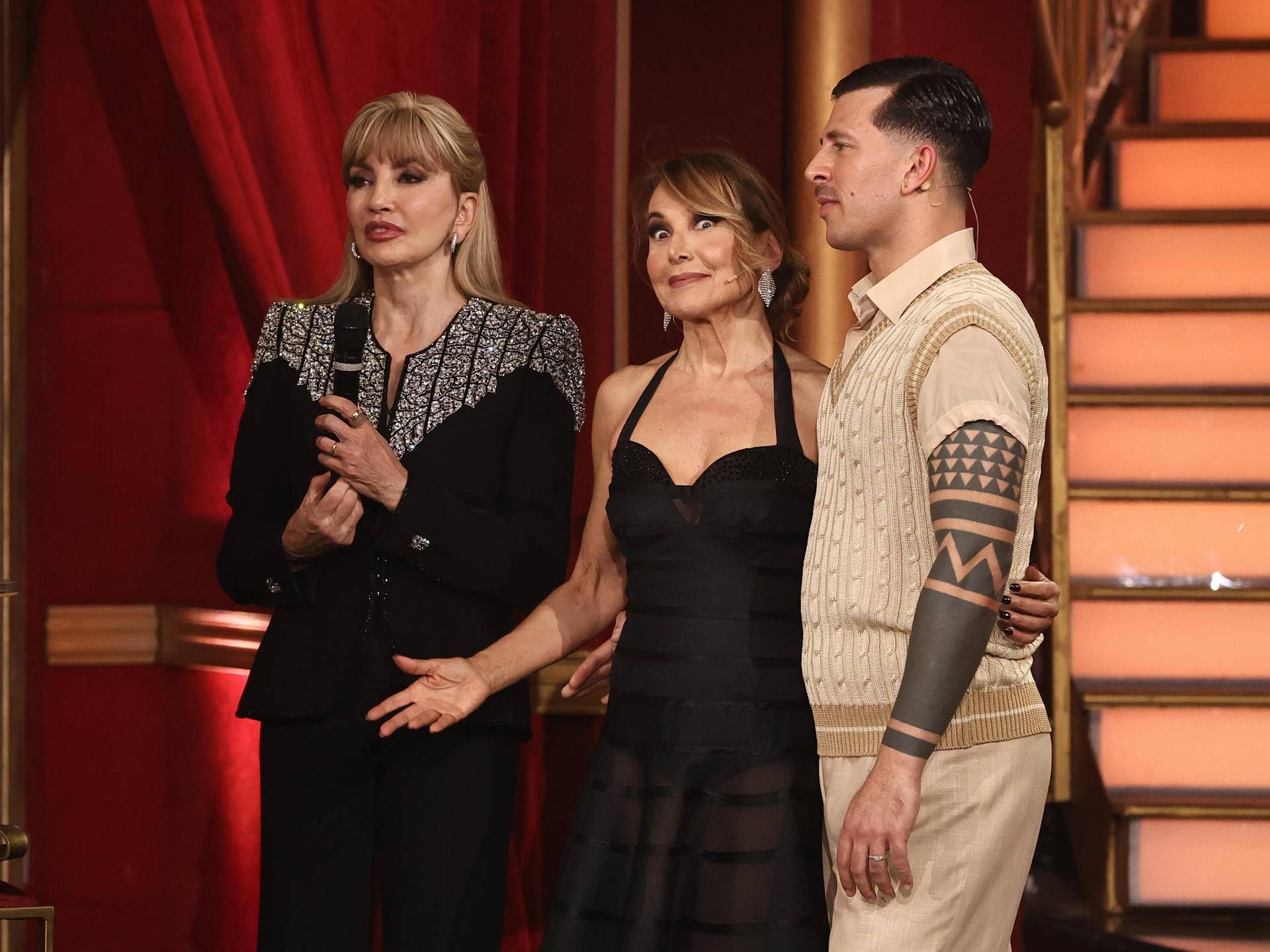 D'Urso show a Ballando, in lacrime per la madre poi attacca: "Dette cose non vere"