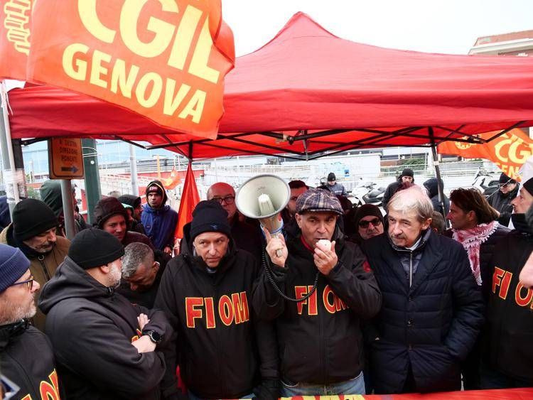 Gli operai dell'Ex Ilva di Cornigliano - Ipa