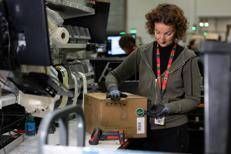 Amazon trasforma centro di distribuzione di Castel San Giovanni nel primo centro resi d’Italia