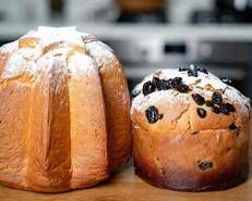 Un pandoro e un panettone