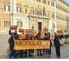 Scuola, Coghe (Pro Vita): via libera a consenso informato è 