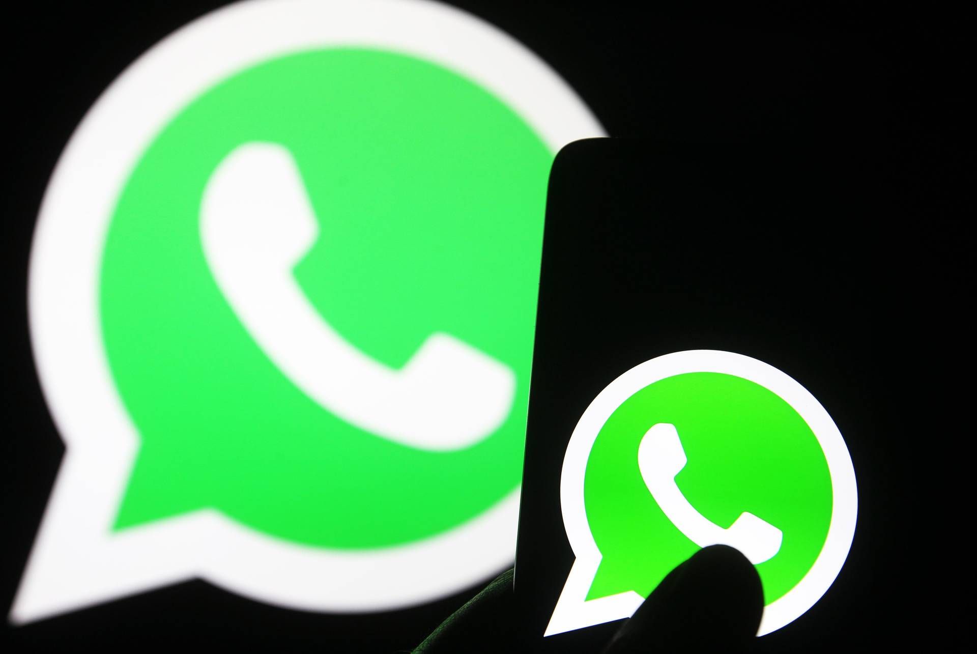 Intelligenza artificiale su Whatsapp, Ue invia indagine antitrust