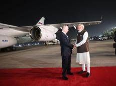 Vladimir Putin al suo arrivo in India dove è stato accolto dal premier Narendra Modi - (Foto dal profilo X del ministero degli Esteri russo)