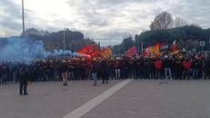 Corteo di Genova - (Adnkrono)