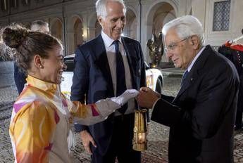 Il Presidente Sergio Mattarella riceve da Jasmine Paolini e Giovanni Malagò la Fiamma Olimpica  - Palazzo del Quirinale
