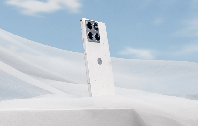 E' il Cloud Dancer il colore del 2026, per l'edge 70 edizione speciale con Swarovski