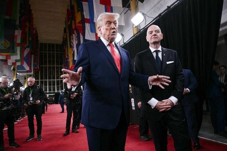 donald trump e il presidente fifa gianni infantino