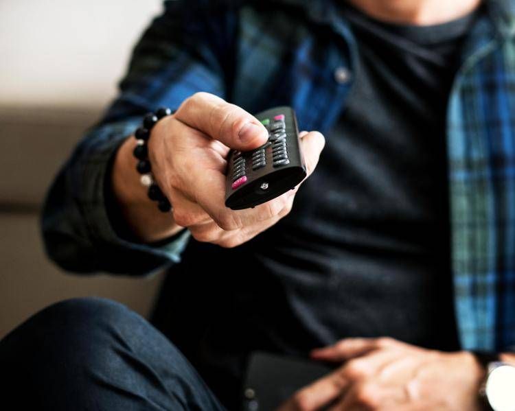 95181787_l_telecomando_123rf image -