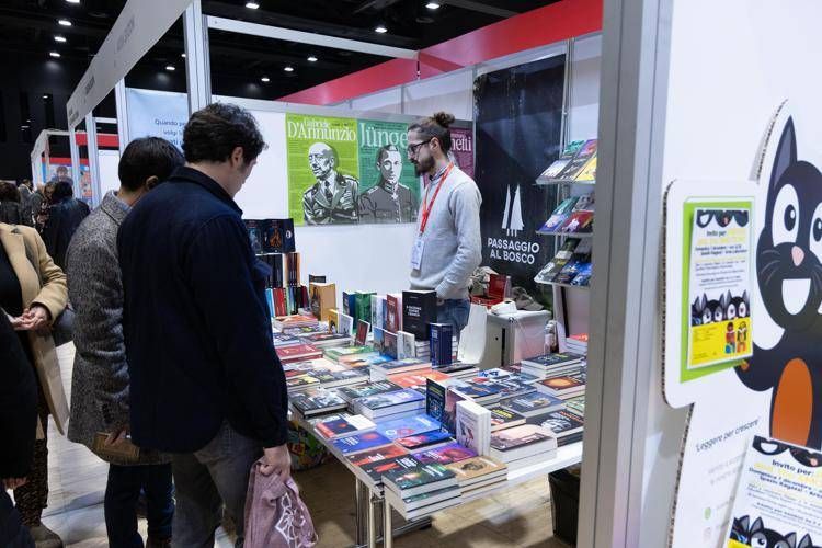 Stand di 'Passaggio al Bosco' a Più libri più liberi - Ipa