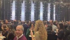 Scala, la festa delle maestranze e degli artisti dietro le quinte dopo la Prima - Video