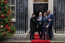 Zelensky con Starmer, Macron e Merz a Downing Street - Afp