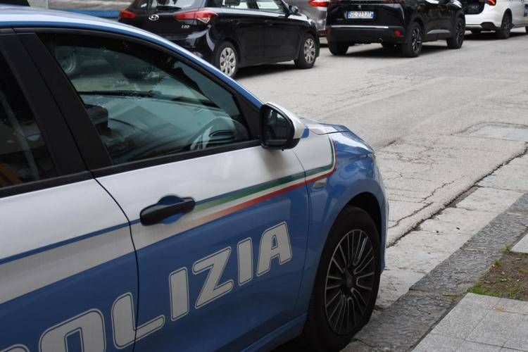 automobile_polizia_ipa_accoltellato image Polizia - Ipa