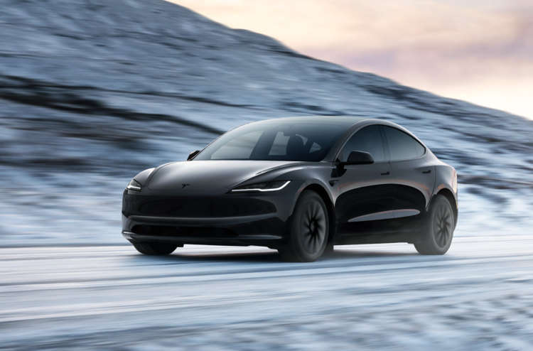 Tesla lancia Model 3 Standard, il prodotto più accessibile di sempre