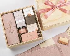 Natale, Il regalo aziendale cambia pelle, da costo a leva strategica per le relazioni