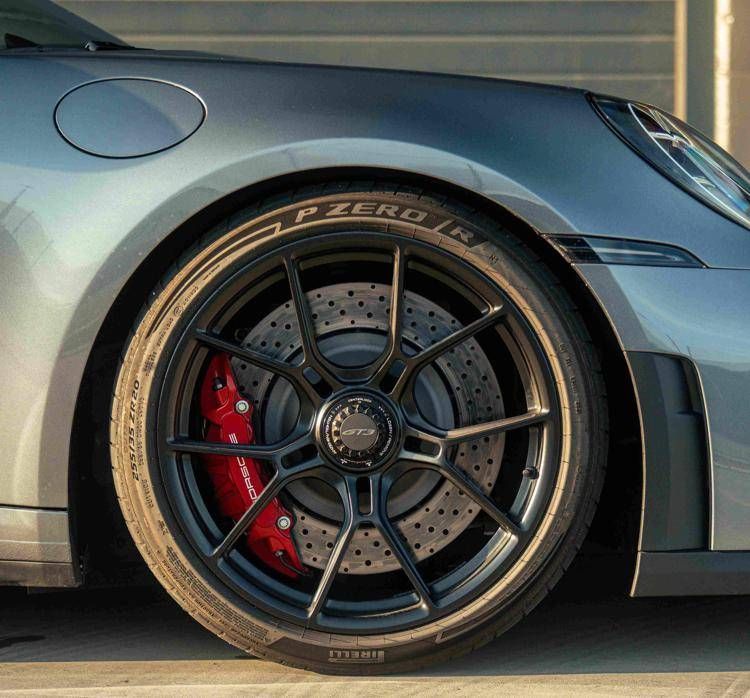Pirelli, per la Porsche 911 GT3 arrivano due versioni ad hoc dei P Zero