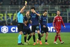 Ammonizione a Bastoni in Inter-Liverpool