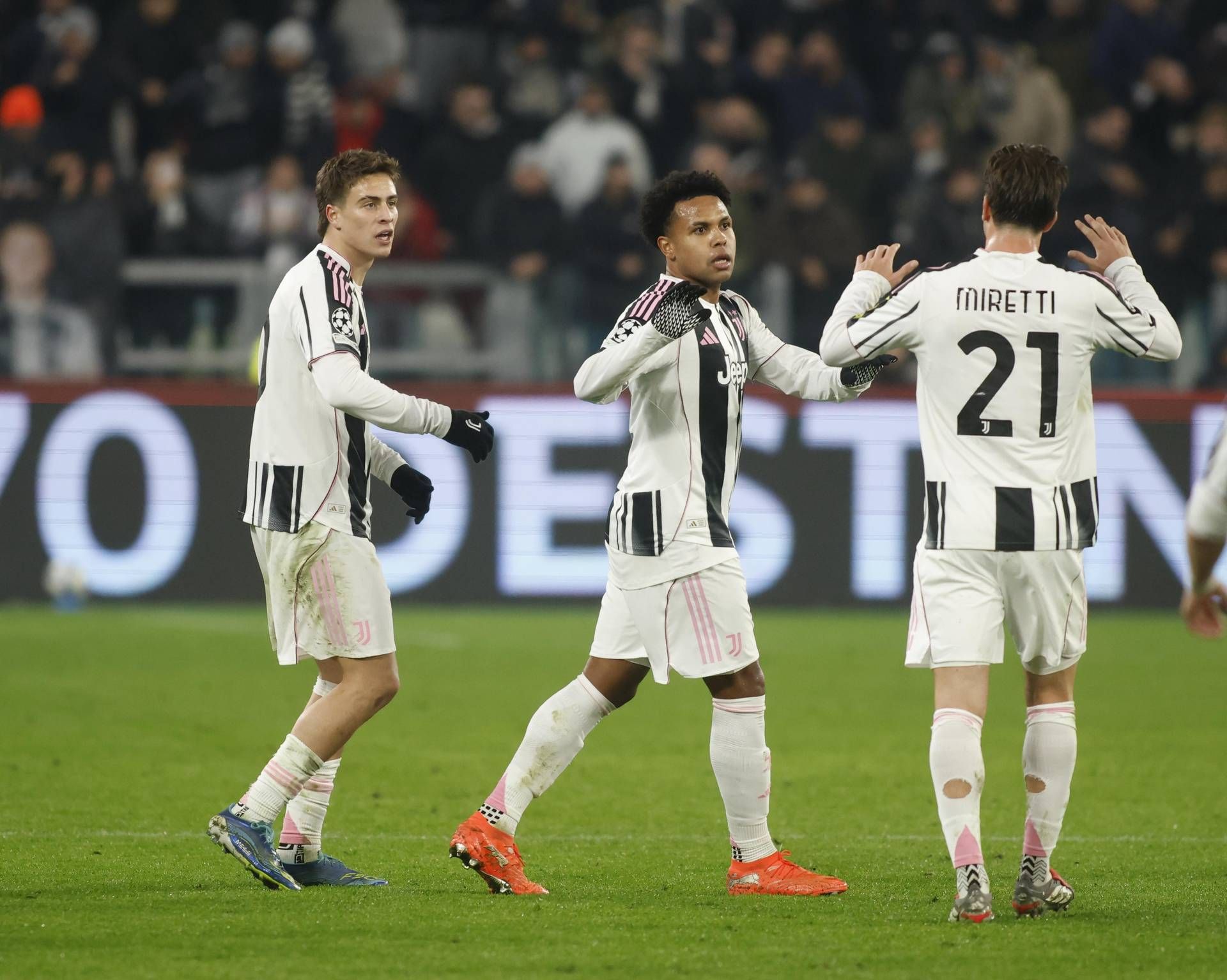 Şampiyonlar Ligi, Juve-Pafos 2-0 ve Benfica-Napoli 2-0. Avrupa'da İtalyanların gecesi