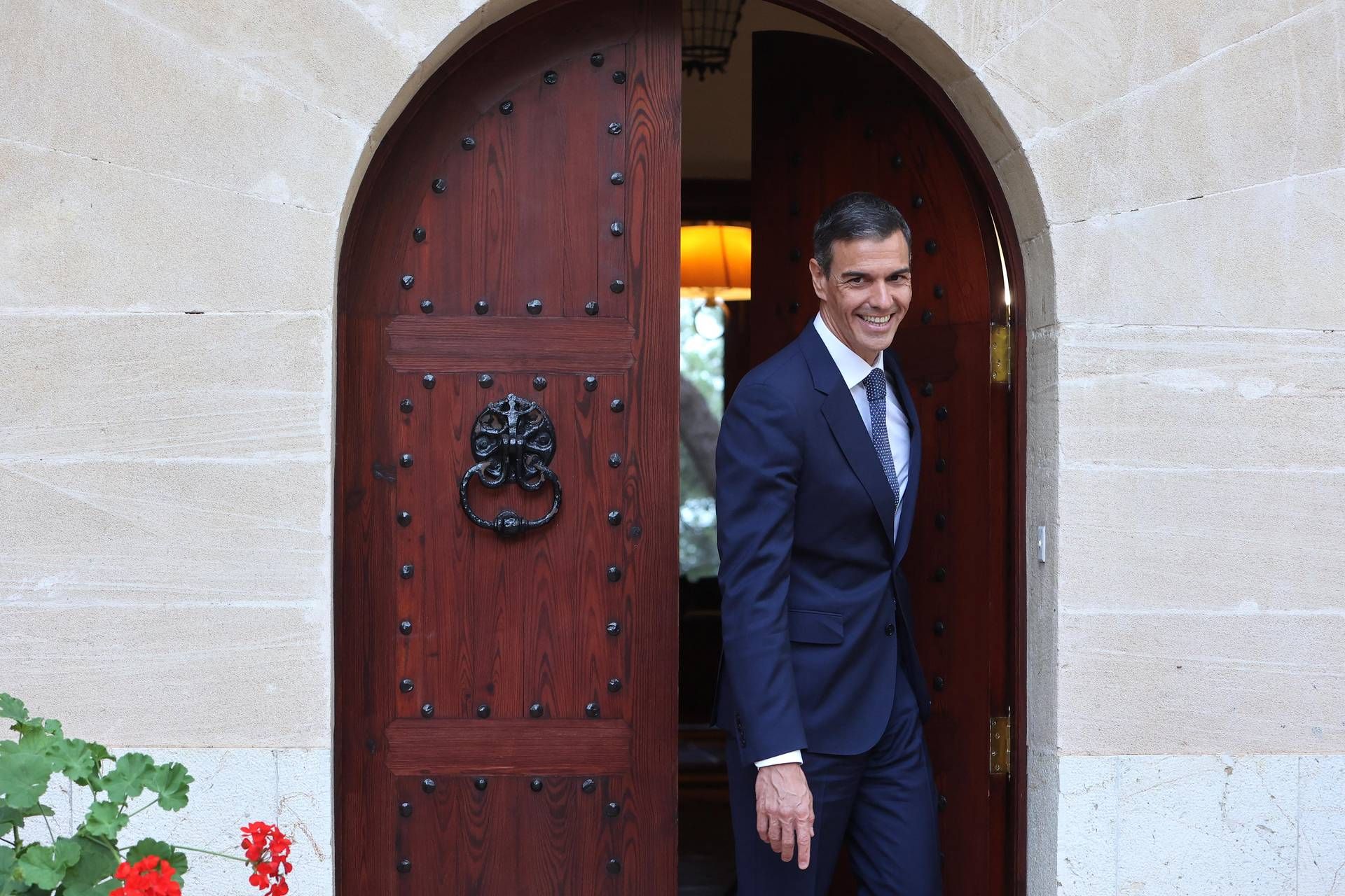 Pedro Sanchez persona dell'anno 2025 per l'Espresso