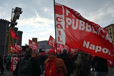 Il corteo Cgil a Napoli (Fotogramma/Ipa)