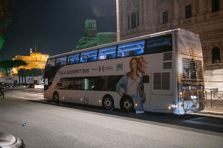 'Bus Gourmet Italia' chiude a Roma tour cucina italiana con Santanchè