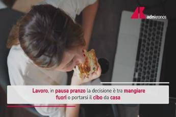 Pausa pranzo, ecco quanto si può risparmiare portando il cibo da casa
