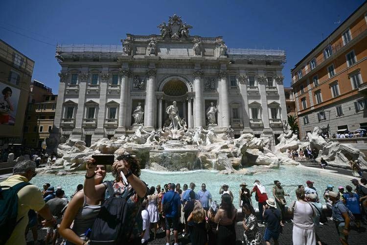 caldo_fontana_trevi_roma_afp image Fontana di Trevi - Afp